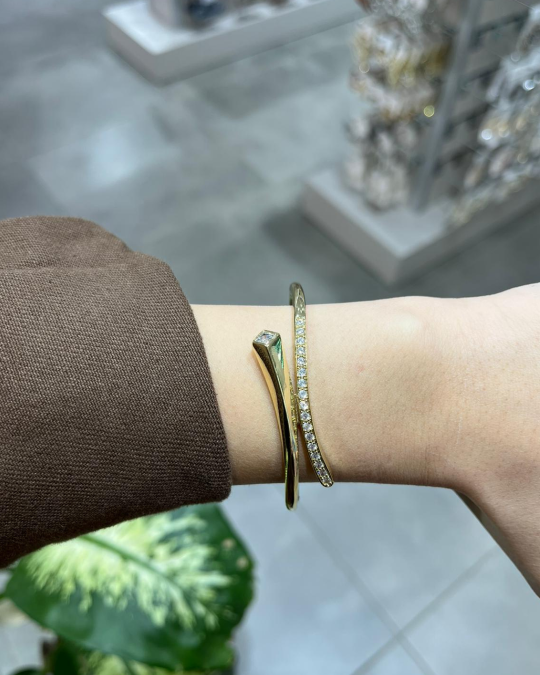 Xuping Kelepçe Taş detay Geçişli Model