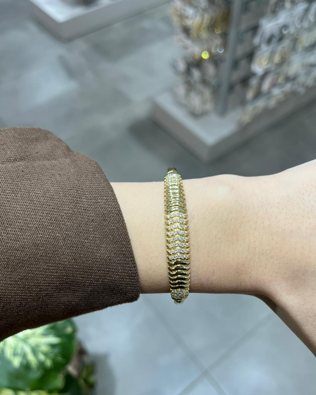 Xuping Kelepçe Taş Detay Sarmal Model - Tradylinn